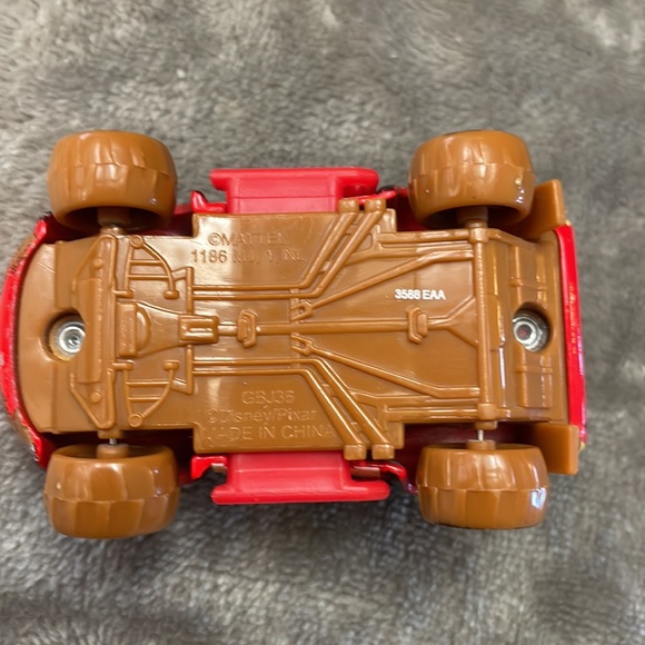 Disney / Pixar Cars Cars 3 XRS Mud Racing Lightning McQueen Diecast Car XRS - Picture 5 of 5